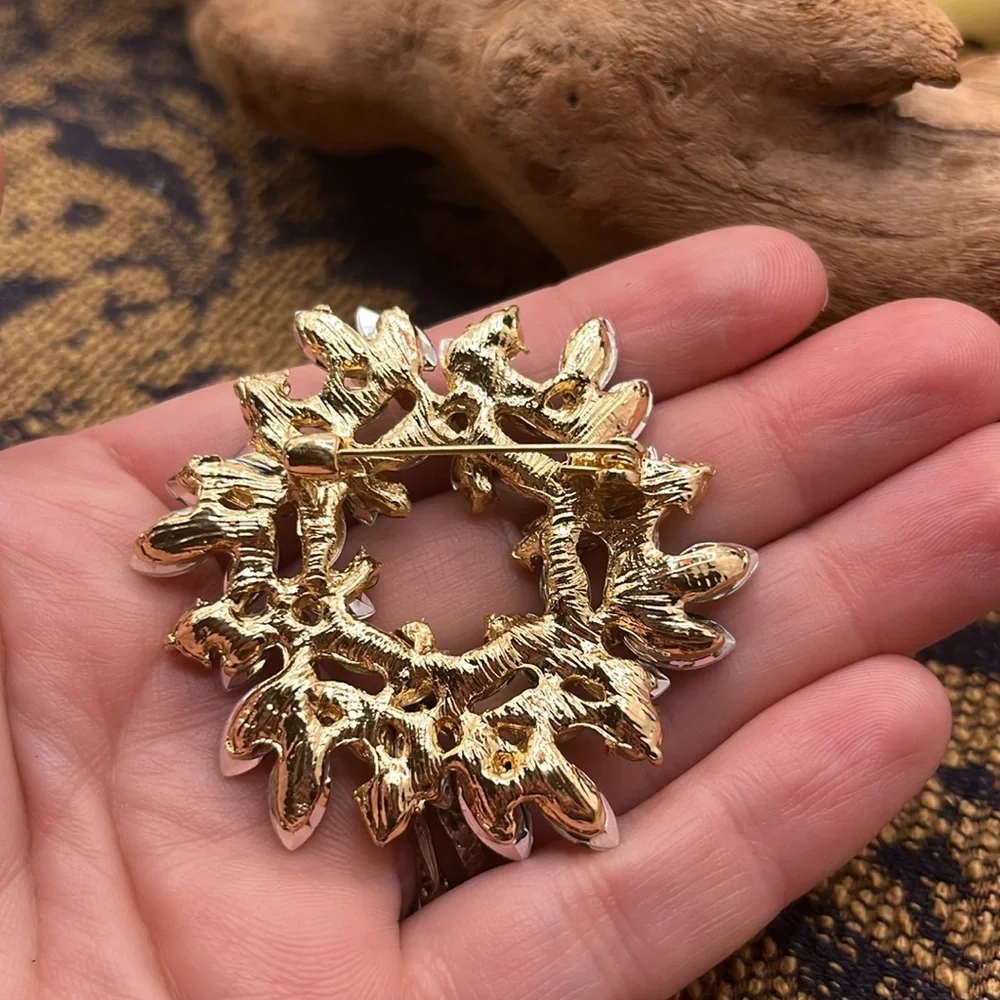 Green Rhinestone Spring Wreath Brooch and Green and Pearl Golden Flower Pin - Picture 5 of 5